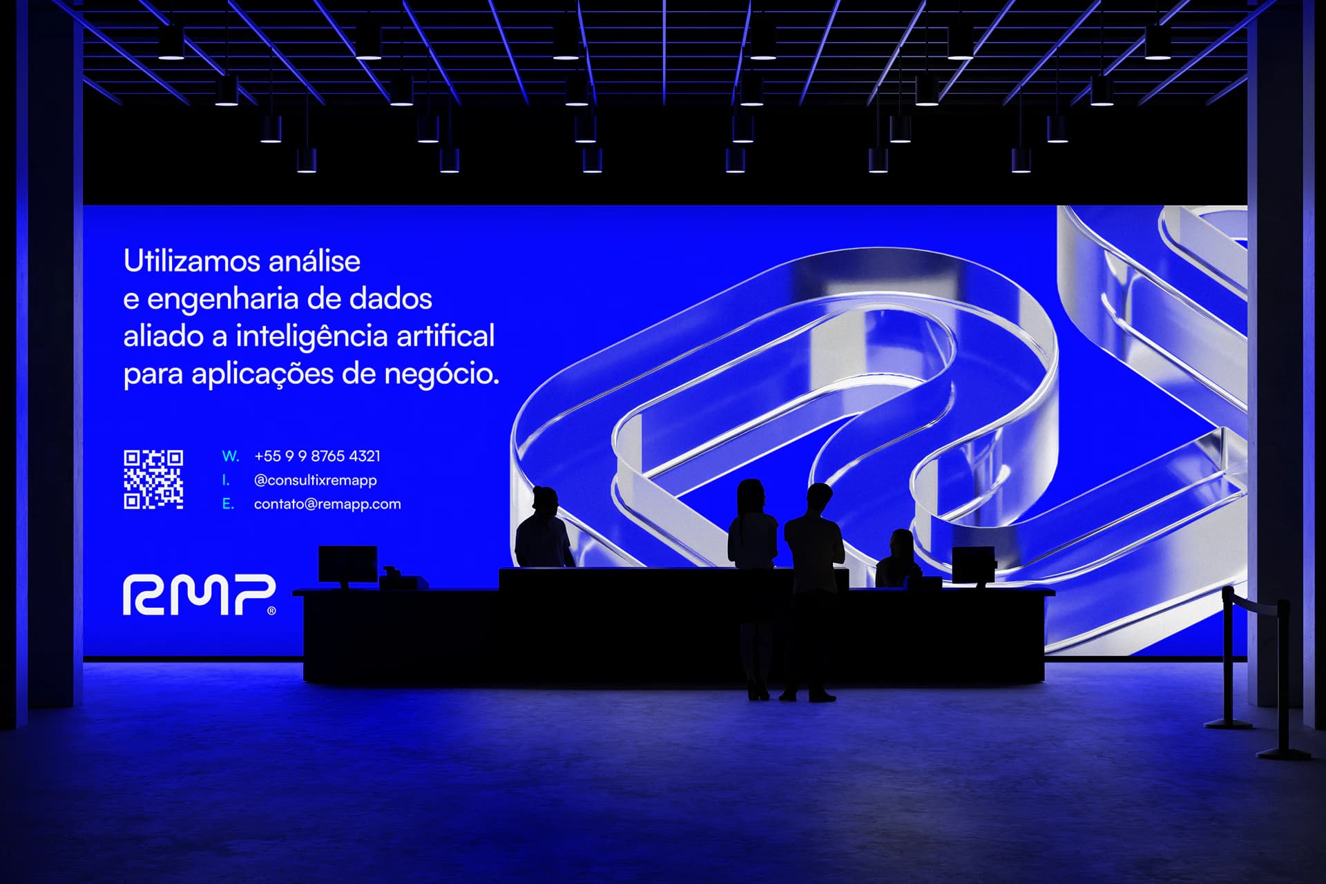 Recepção iluminada com o painel da Remapp